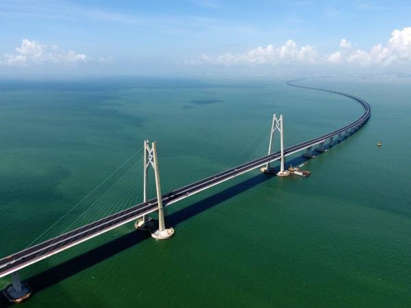 تصاویر طولانی ترین پل دریایی دنیا ، این پل در کجا واقع شده است؟